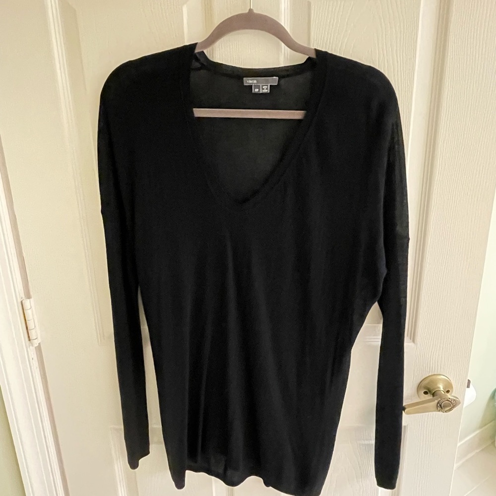 Vince dolman sleeve, lightweight sweater
